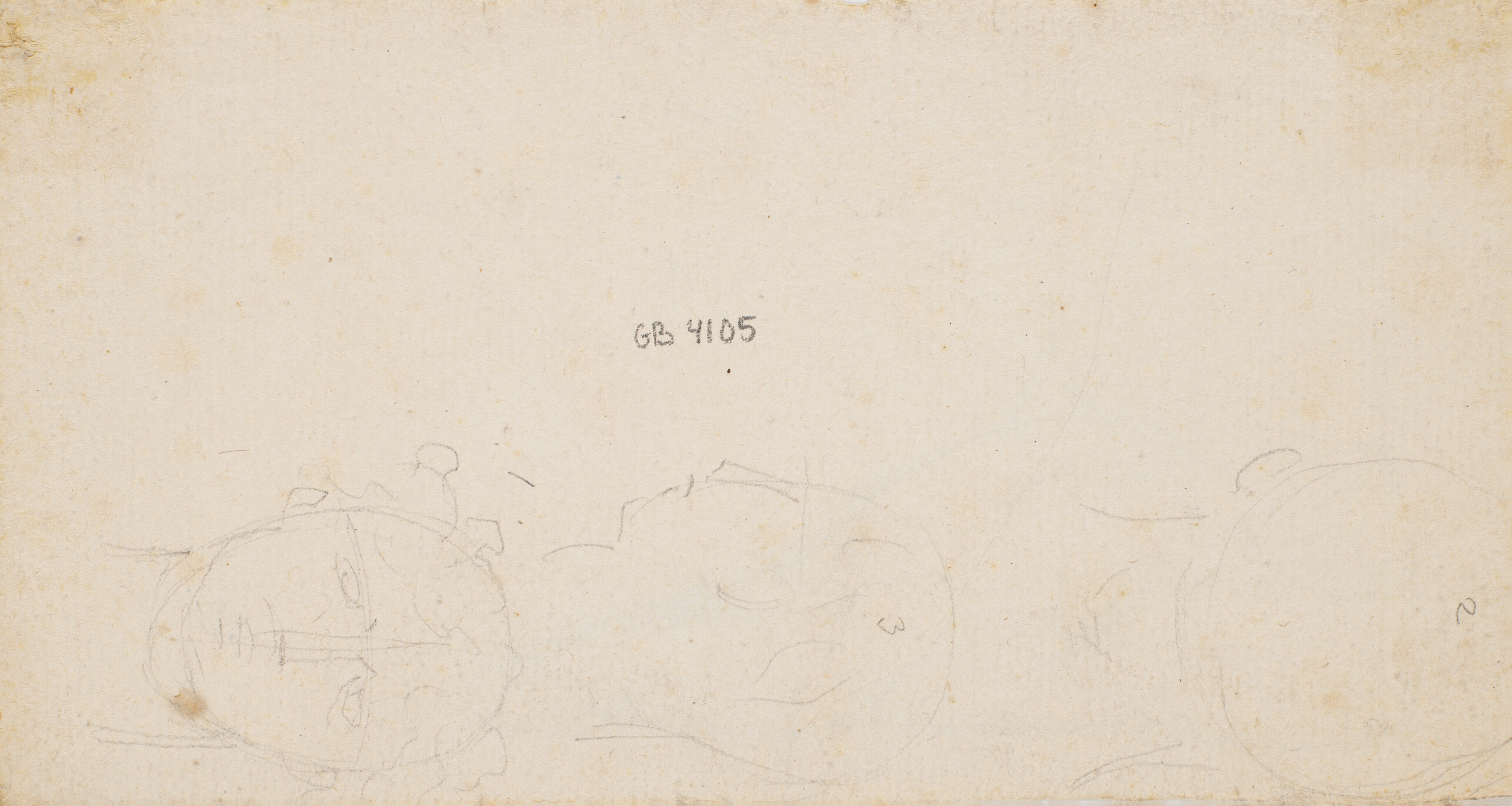 Tre skitser af hoved set bagfra, i profil og frontalt